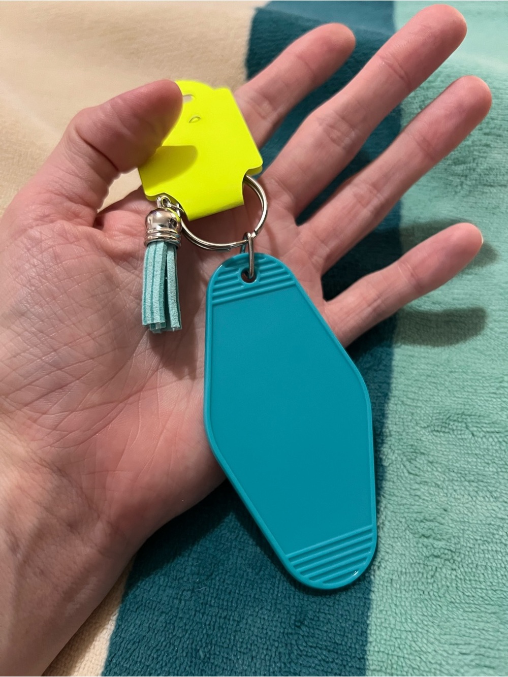 Sea Turtle Keychain 🌺 - Picture 4 of 4